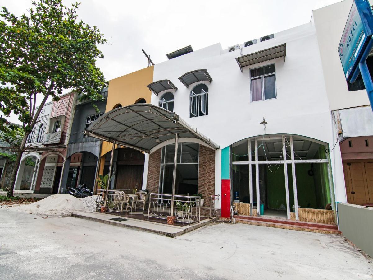 Oyo 90897 Hotel Sepupu Satria Pekanbaru Ngoại thất bức ảnh
