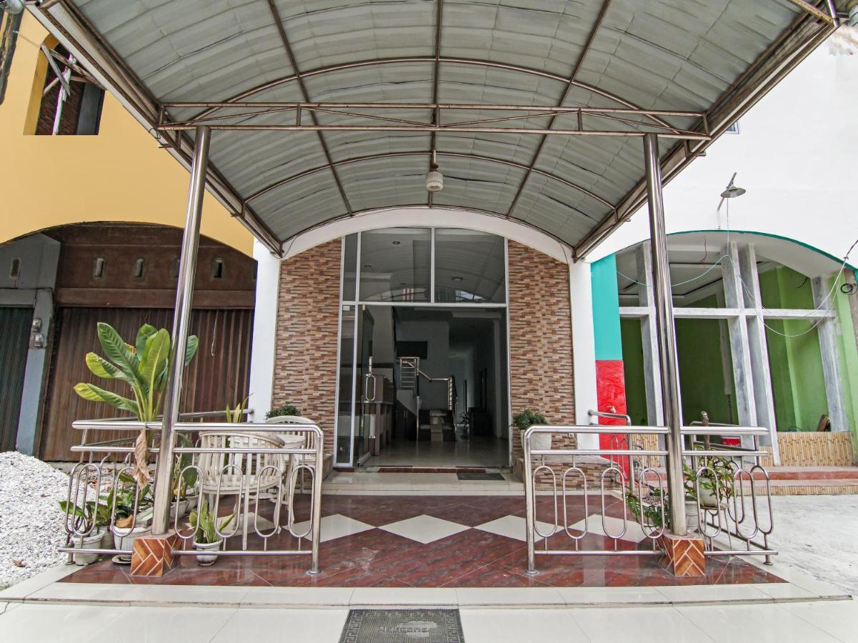Oyo 90897 Hotel Sepupu Satria Pekanbaru Ngoại thất bức ảnh