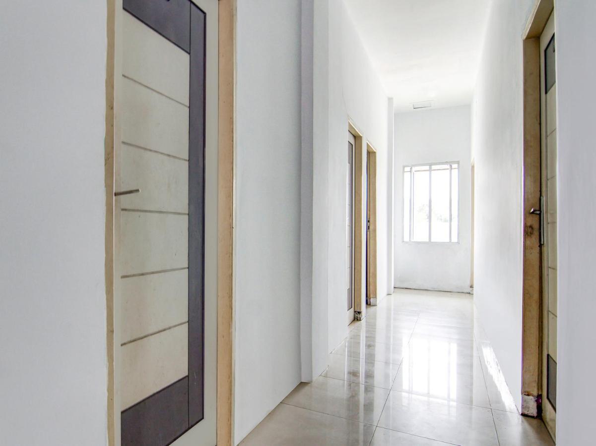 Oyo 90897 Hotel Sepupu Satria Pekanbaru Ngoại thất bức ảnh